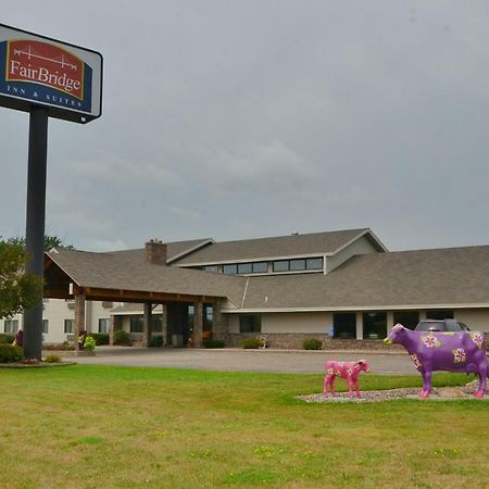 Fairbridge Inn & Suites Thorp Экстерьер фото