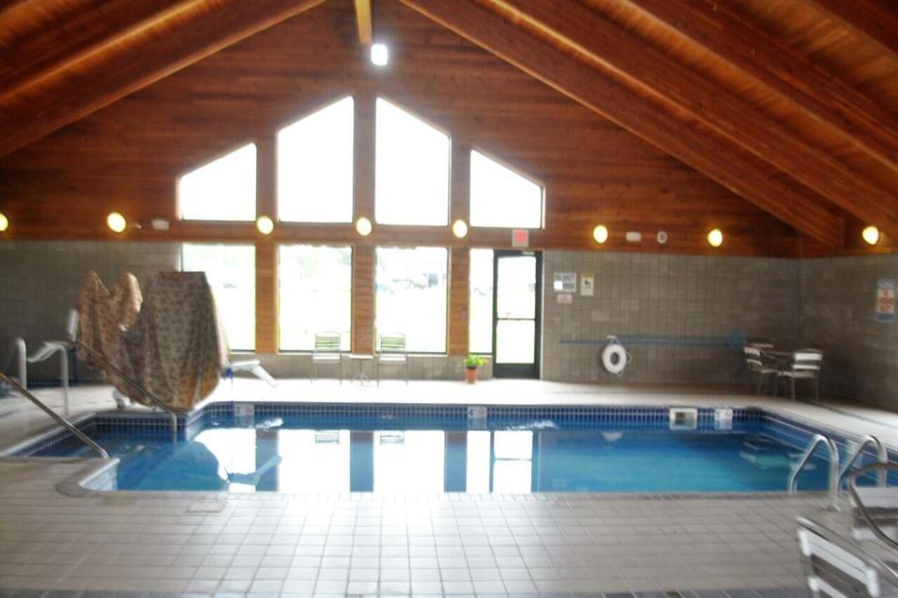 Fairbridge Inn & Suites Thorp Экстерьер фото