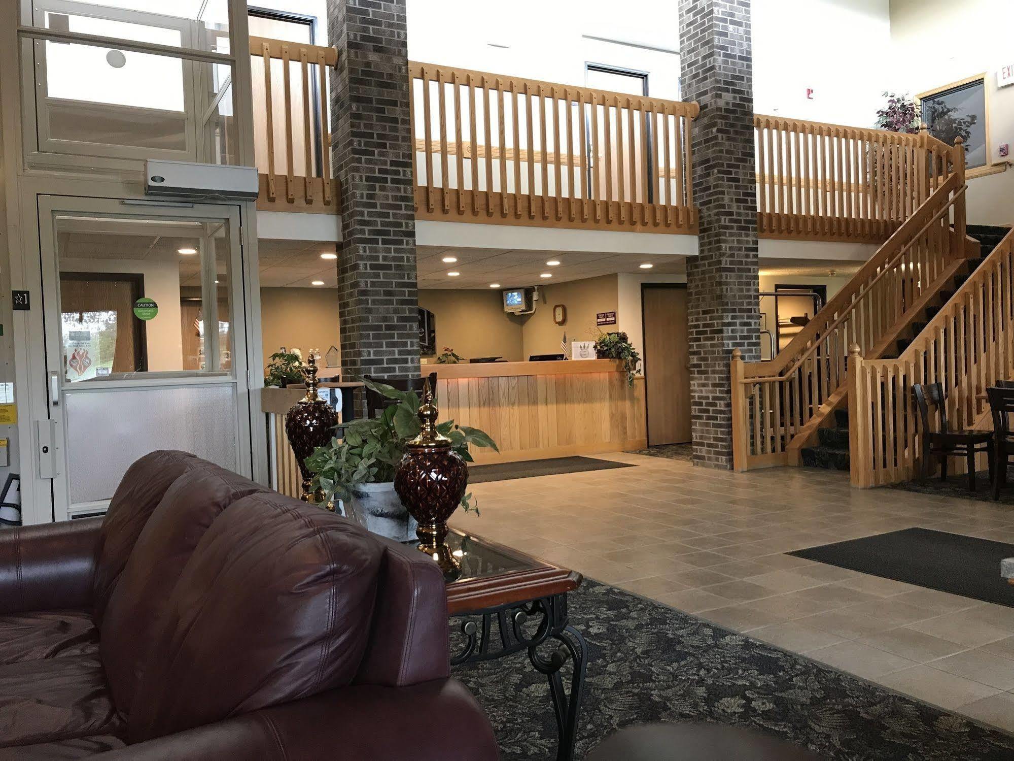 Fairbridge Inn & Suites Thorp Экстерьер фото